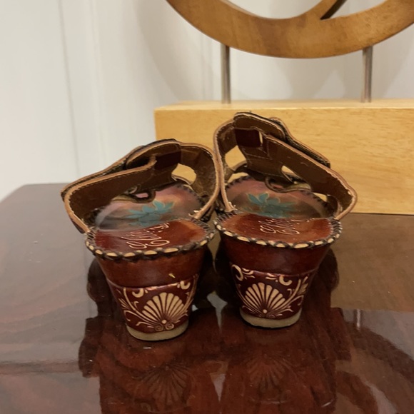 Corkys Elite Women’s Sandals Covington - Brown Tooled Leather - 8M - Picture 5 of 9